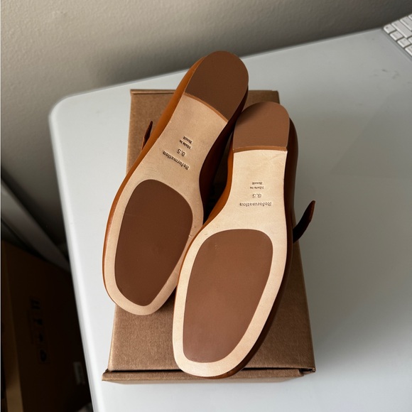 New in box Reformation size 6.5 Bethany Studded Rum Leather ballet flats - Picture 2 of 6